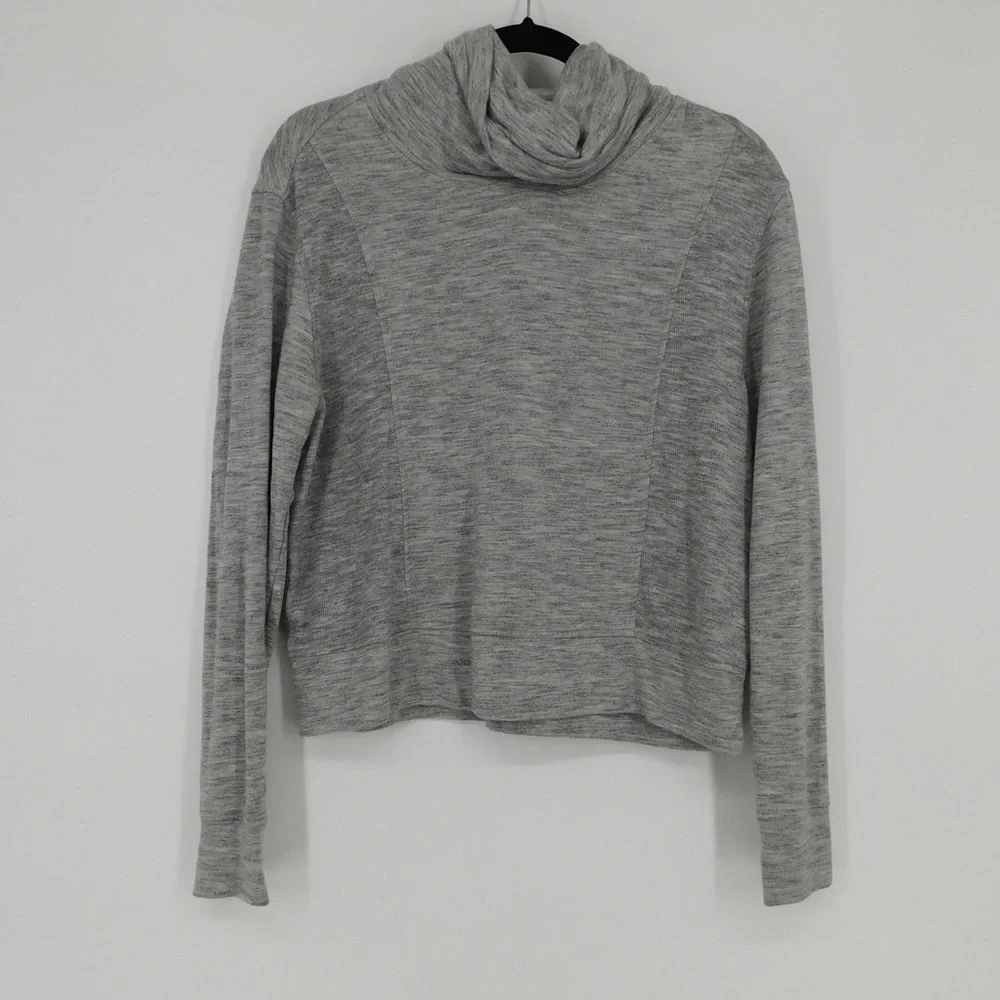 Athleta Top - Picture 2 of 6
